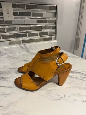 Miz Mooz Pasco leather heel size 39